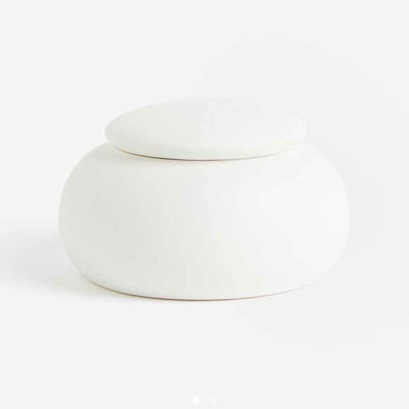H&M Home scented candle in stoneware holder - Picture 1 of 5